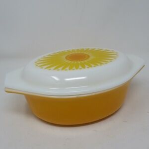 Vintage Pyrex Sunflower Daisy Divided 1 1/2 Qt Casserole Dish Lid USA Made 043